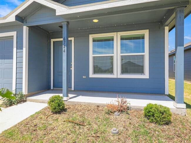Building Photo - 6744 Teal Cir
