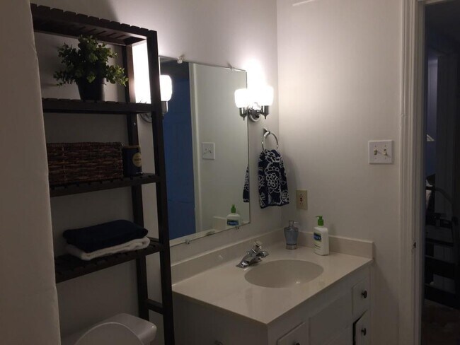 Building Photo - 1455 Southland Vista Ct NE