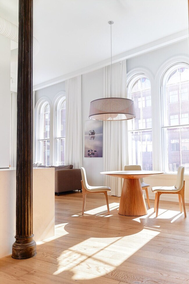 Building Photo - 121 Middle St