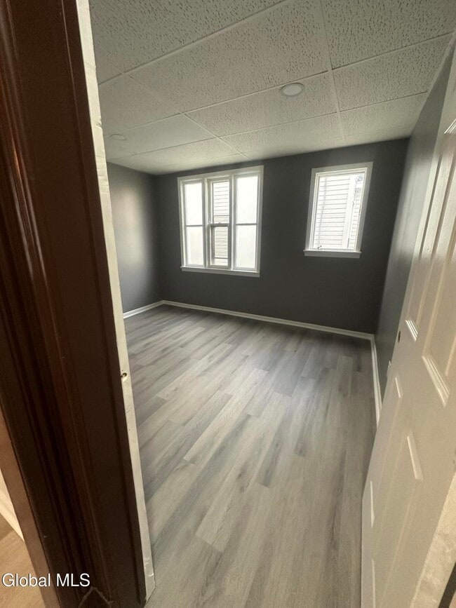 Building Photo - 224 5th Ave