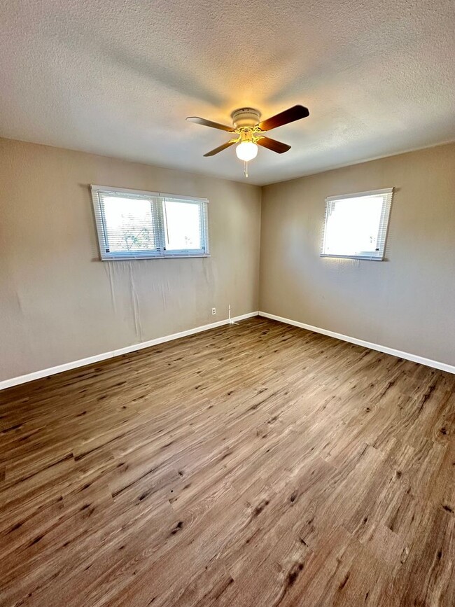 Building Photo - 3 Bedroom Home Near Bradford Elementary!!