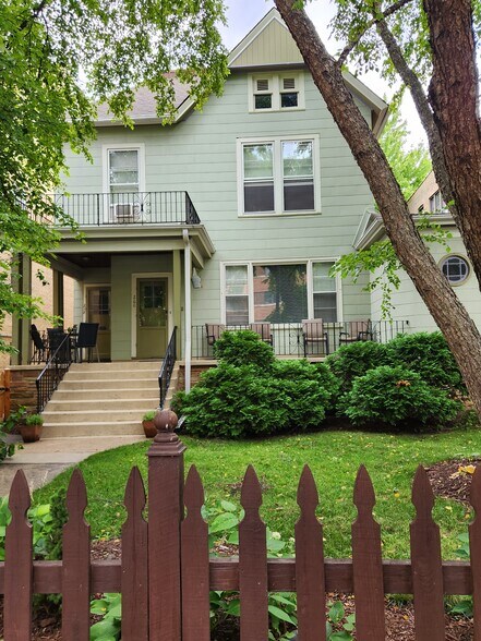 Entrance into 260 - 260 S Marion St