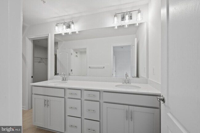 Building Photo - 9942 -A Count Fleet Cres