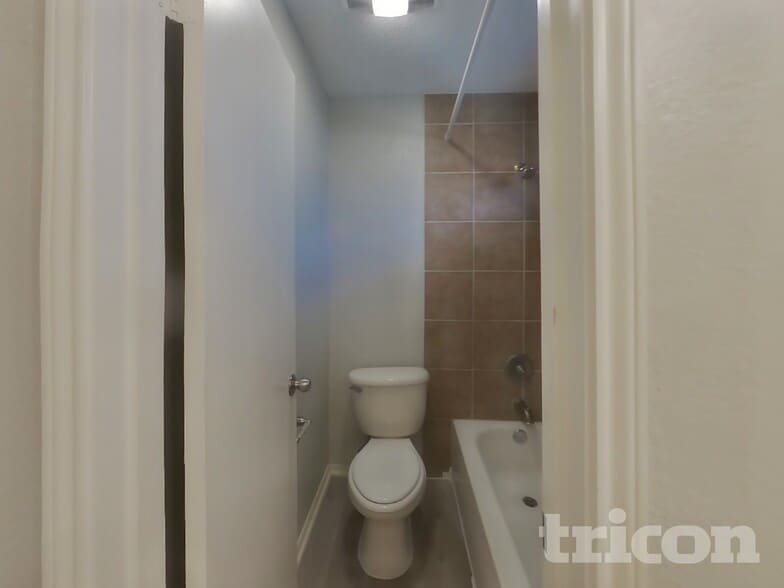 Building Photo - 14605 Otoe Dr