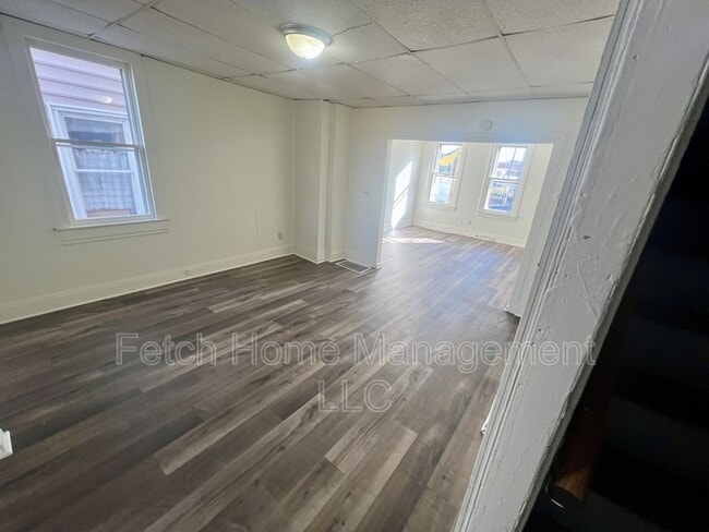 Building Photo - 113 Arch St