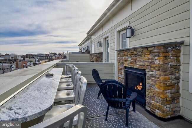 Building Photo - 1310 Jackson St