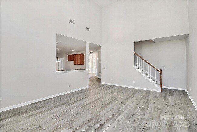 Building Photo - 2108 Oakcliffe Ct