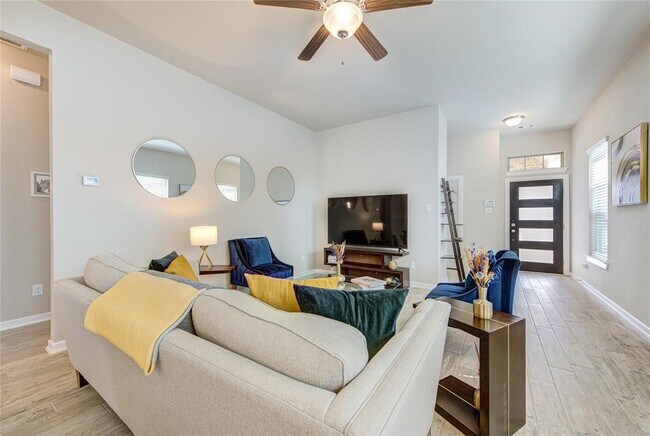 Building Photo - 6019 Bristlegrass Ln