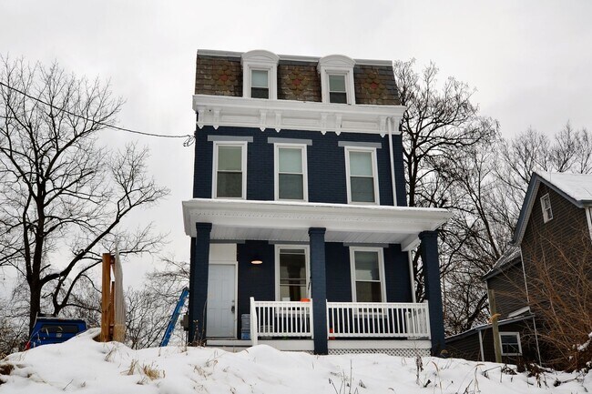 Building Photo - 3611 Newton Ave