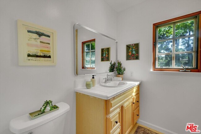 Building Photo - 4300 Laurelgrove Ave