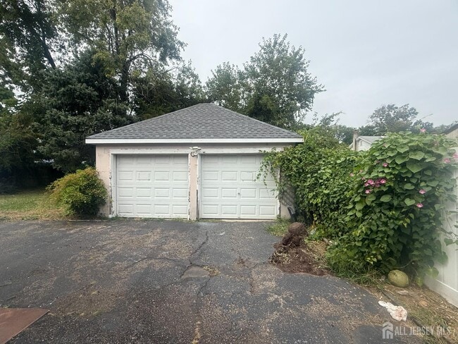 Building Photo - 64 Fiat Ave