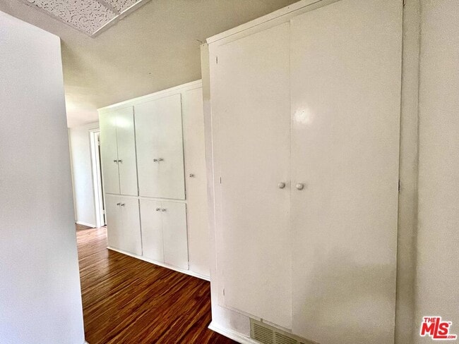 Building Photo - 127 Loma Vista St