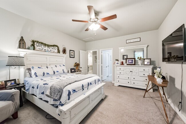 Building Photo - 123 Buttonwood Ct