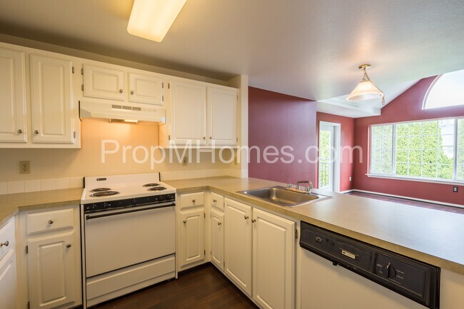 Building Photo - Courtyards at Springville - Great  2/2 Upper Level Condominium Available Now