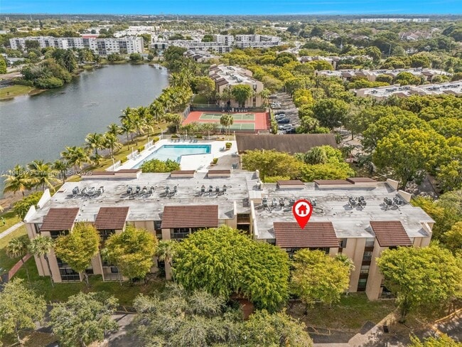 Primary Photo - 14415 N Kendall Dr