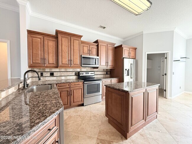 Building Photo - 11411 Kingsley Manor Way