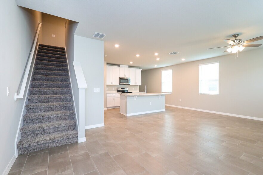 Building Photo - 803 Legacy Dr