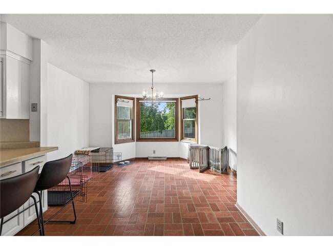 Building Photo - 16318 Temple Dr S