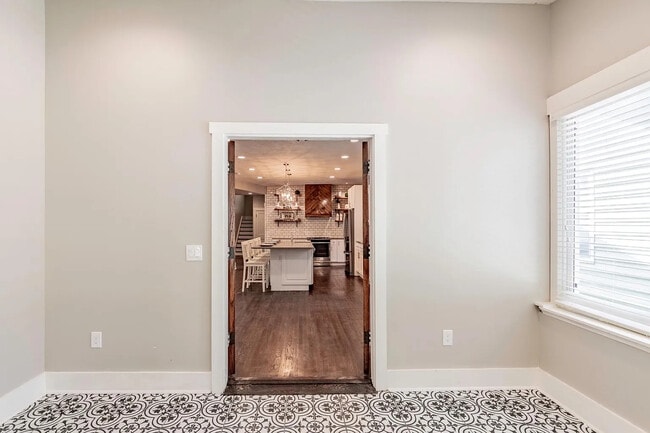 Building Photo - 304 N 43rd St