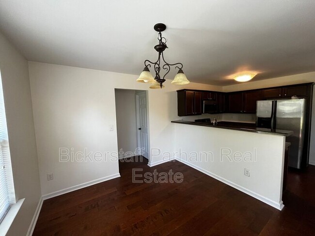 Building Photo - 70 Misty Forest Dr