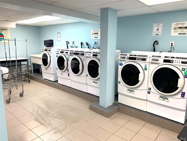 Building Photo - 65 Lincoln Blvd