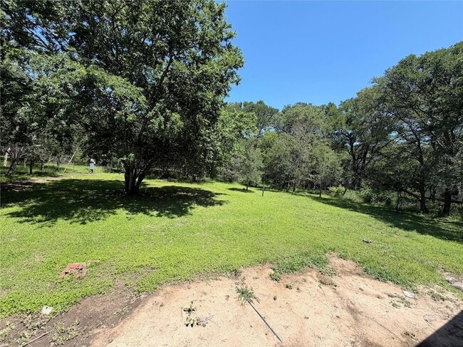 Building Photo - 236 Live Oak Dr