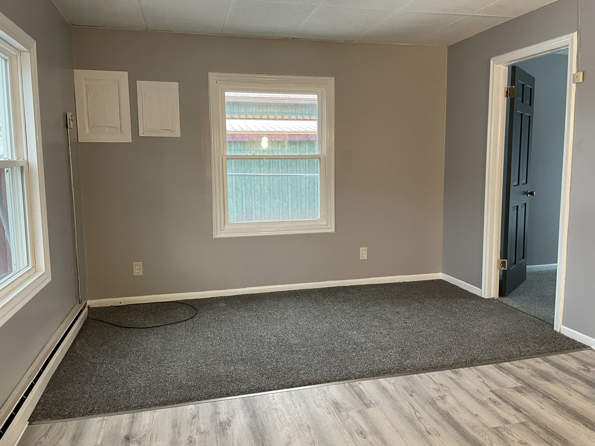 Building Photo - 906 West Ave