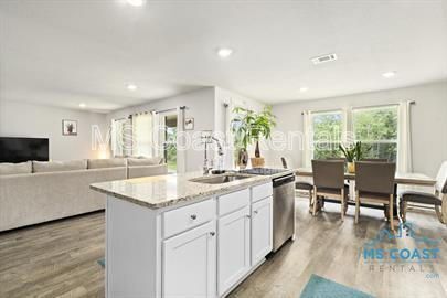 Building Photo - 9384 Cypress Lake Dr