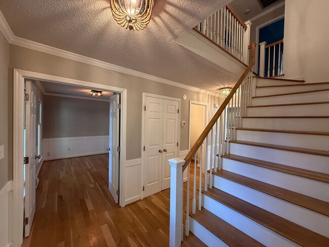 Building Photo - 6714 Amberley Ln