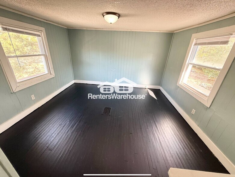 Building Photo - 1526 E 50th St