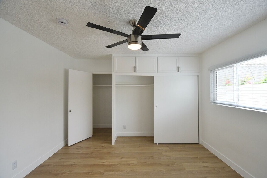 Building Photo - 5230 Vesper Ave