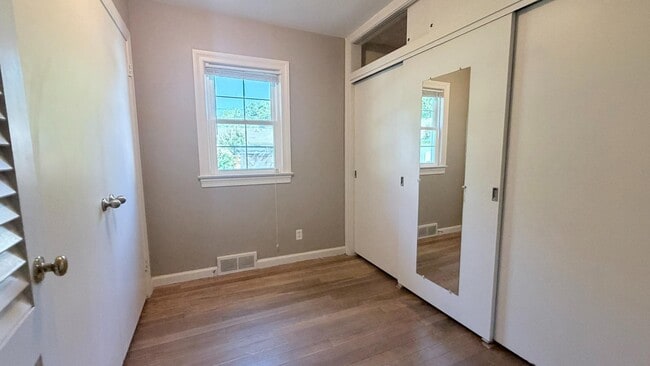 Building Photo - 555 S Ruston Ave