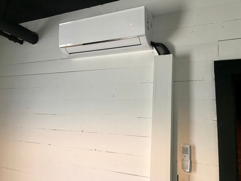 Building Photo - 3650 Fort Ave