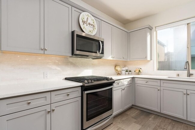 Building Photo - 1383 E Via Azzurra Way