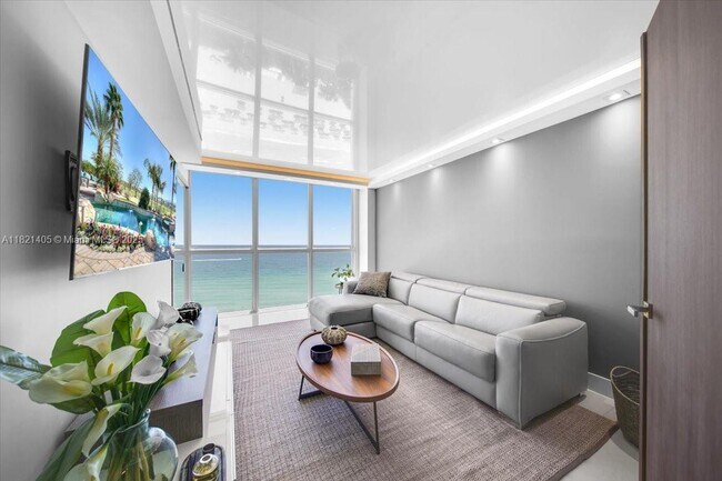 Building Photo - 16425 Collins Ave