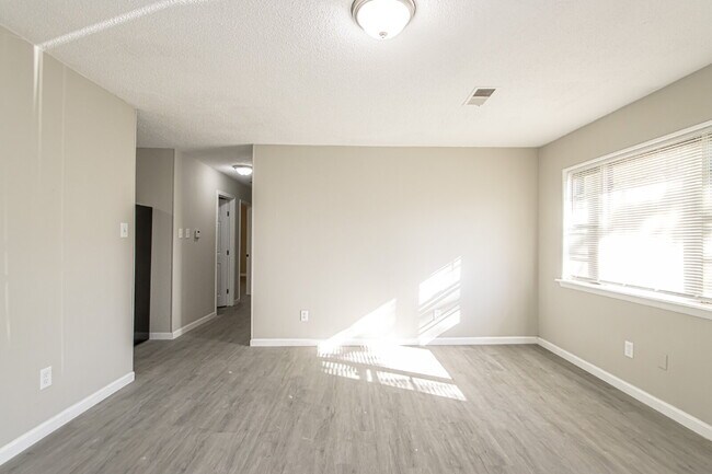 Building Photo - Charming 3-Bedroom Home on a Spacious Lot in Benton, AR – Perfect for Comfortable Living!