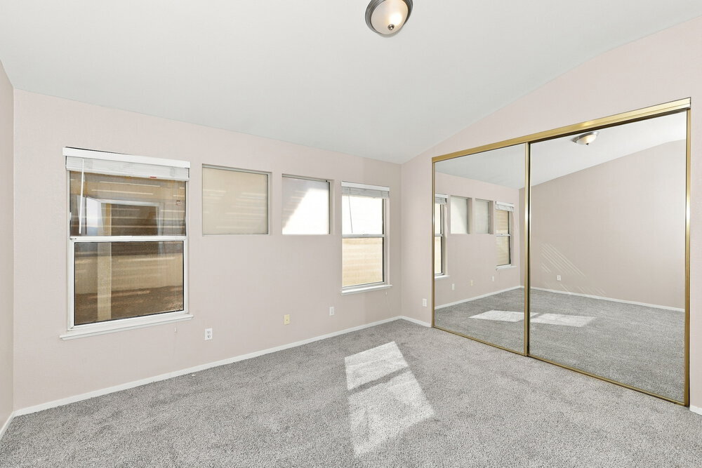 Building Photo - 265 Prairie Rose St