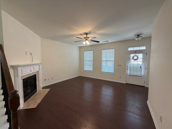 Building Photo - 308 Privet Cir