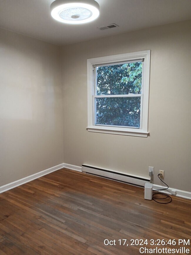 Building Photo - Spacious 5-Bedroom 2 Bath  Home in Historic Downtown Charlottesville
