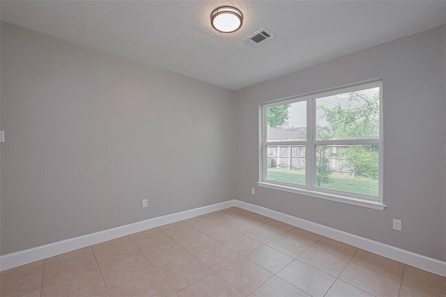 Building Photo - 23319 Pennsgrove Rd