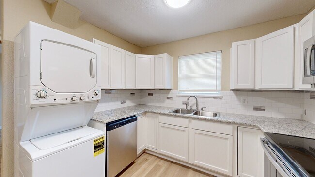 Building Photo - $895 + 2 WEEKS FREE!!!