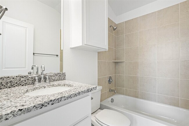 Building Photo - 321 Oakbend Dr
