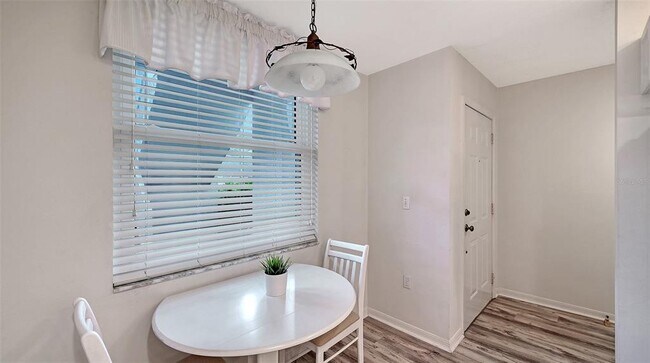 Building Photo - 8750 Olde Hickory Ave