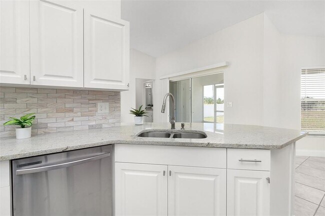 Building Photo - 525 Drayton Rd