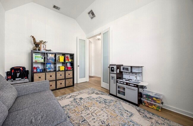 Building Photo - 17303 Merigold Hts Dr