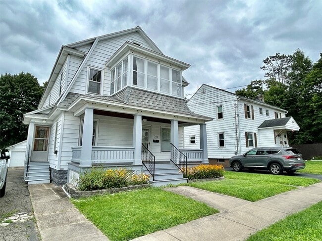 Building Photo - 211 Dudley Ave