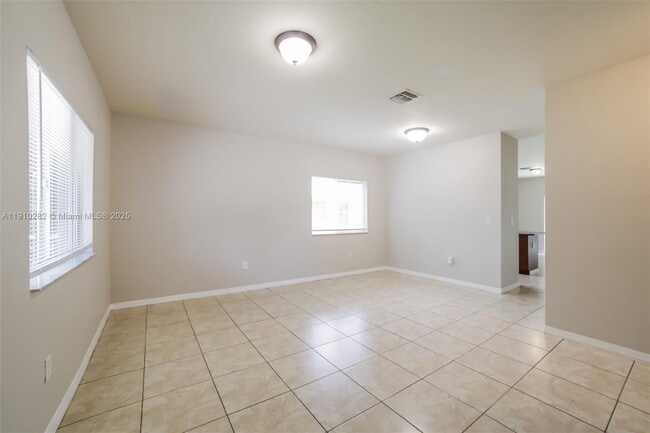 Building Photo - 10131 W Indigo St