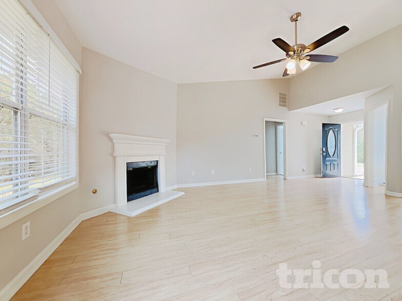 Building Photo - 2570 Harbins Mill Dr