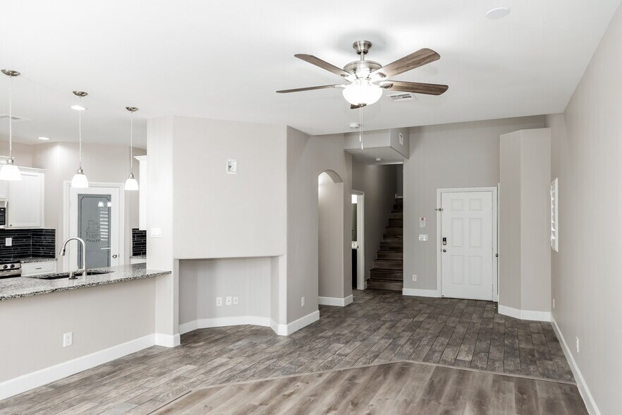 Building Photo - 5085 Wild Creek Falls Way