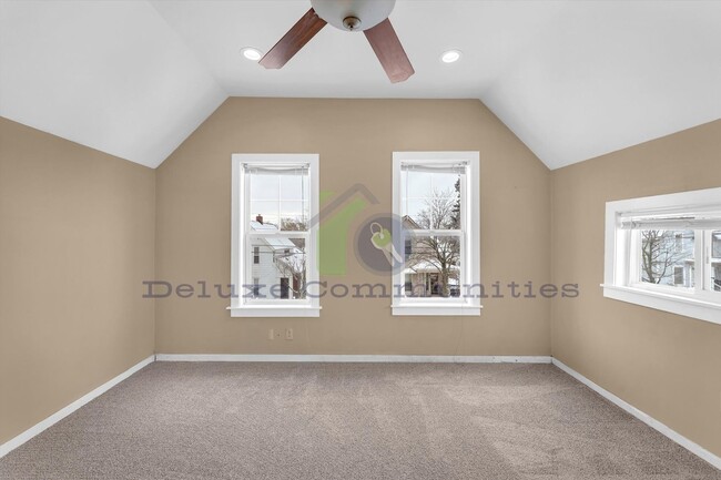 Building Photo - 655 High St SW